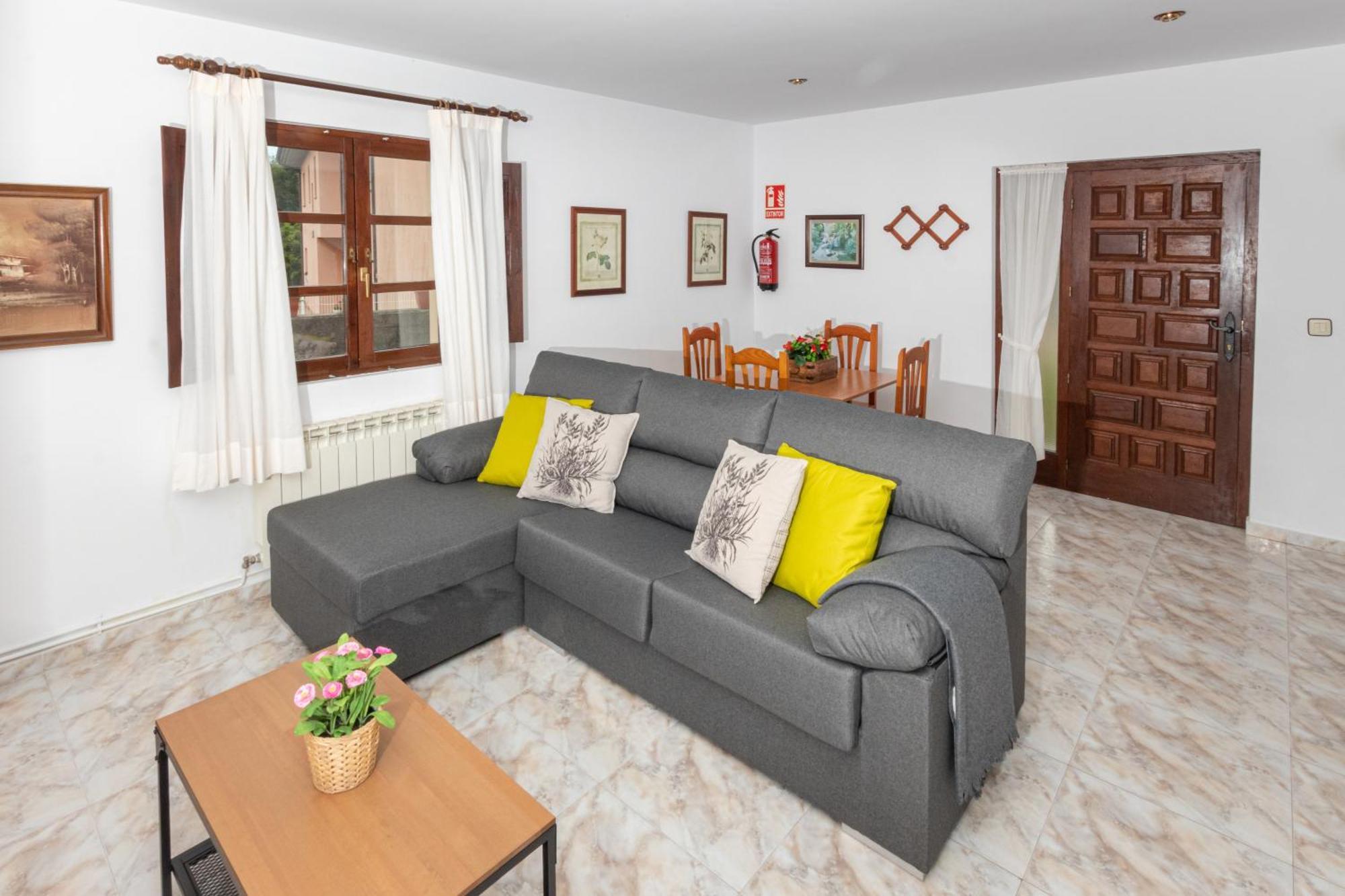 Apartamentos El Acebo Navés Екстериор снимка