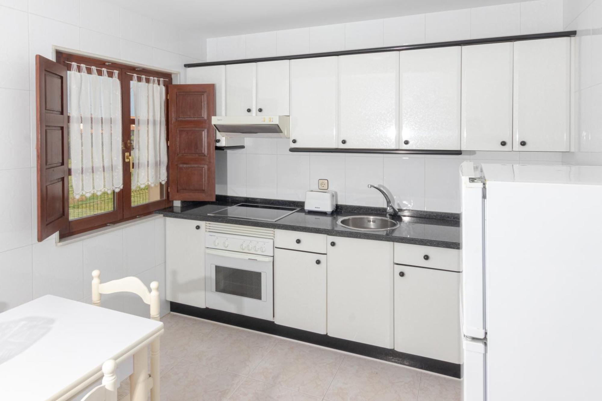 Apartamentos El Acebo Navés Стая снимка
